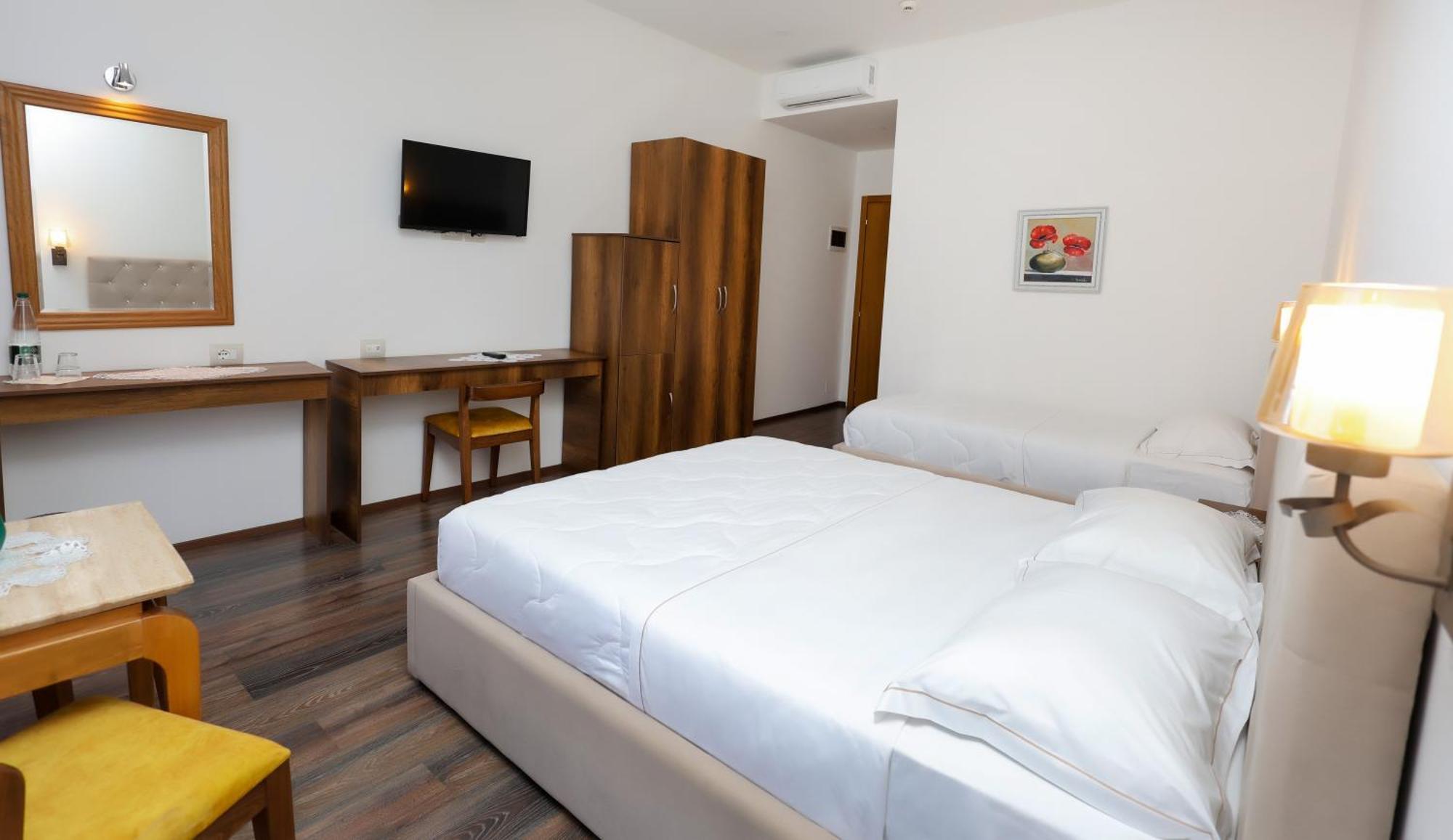 Hotel Republika Berat Dış mekan fotoğraf