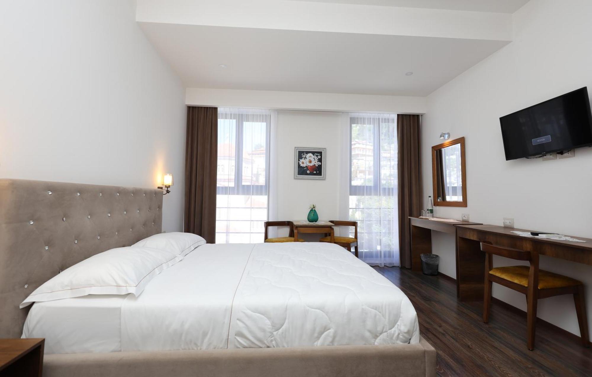 Hotel Republika Berat Dış mekan fotoğraf