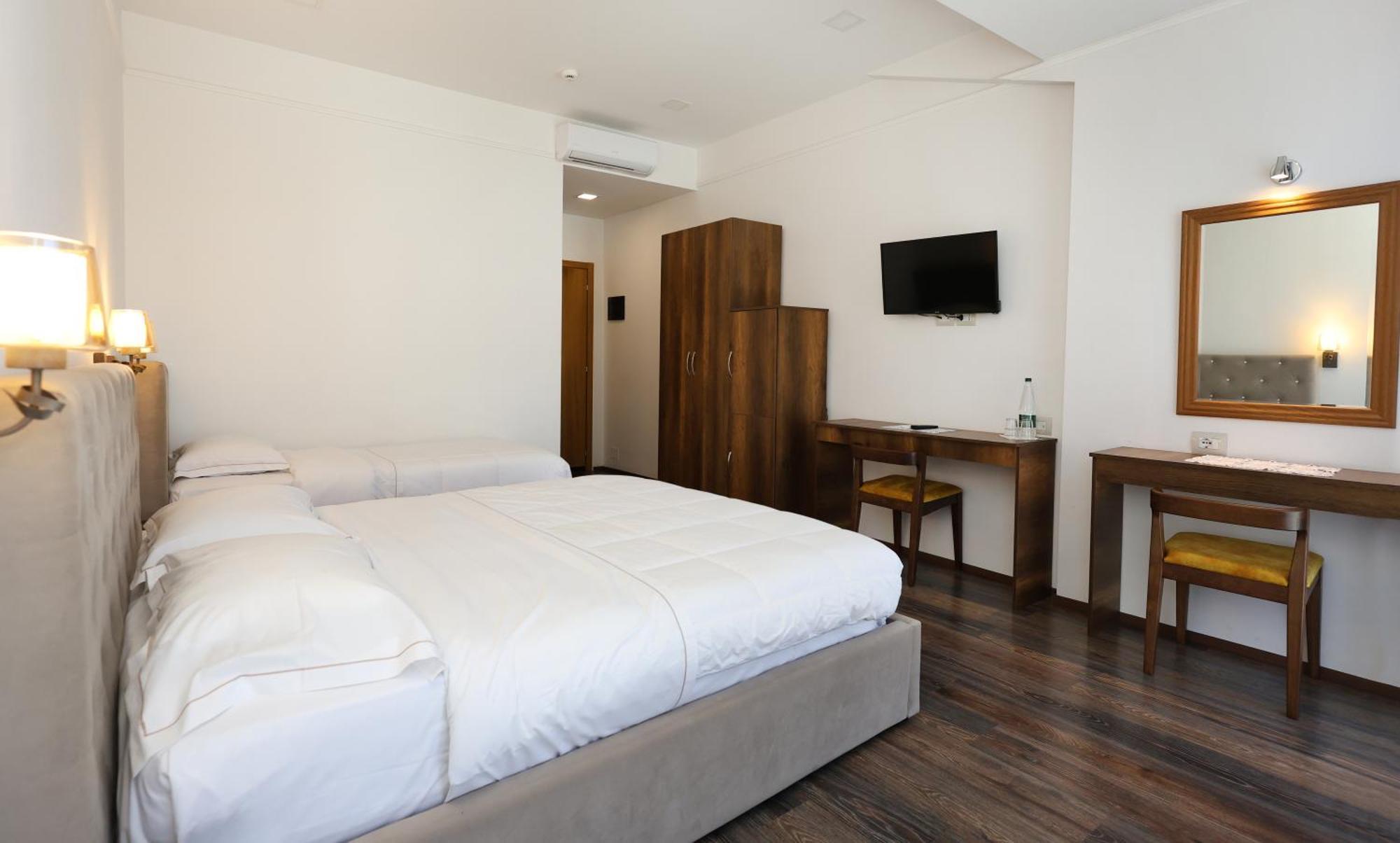 Hotel Republika Berat Dış mekan fotoğraf