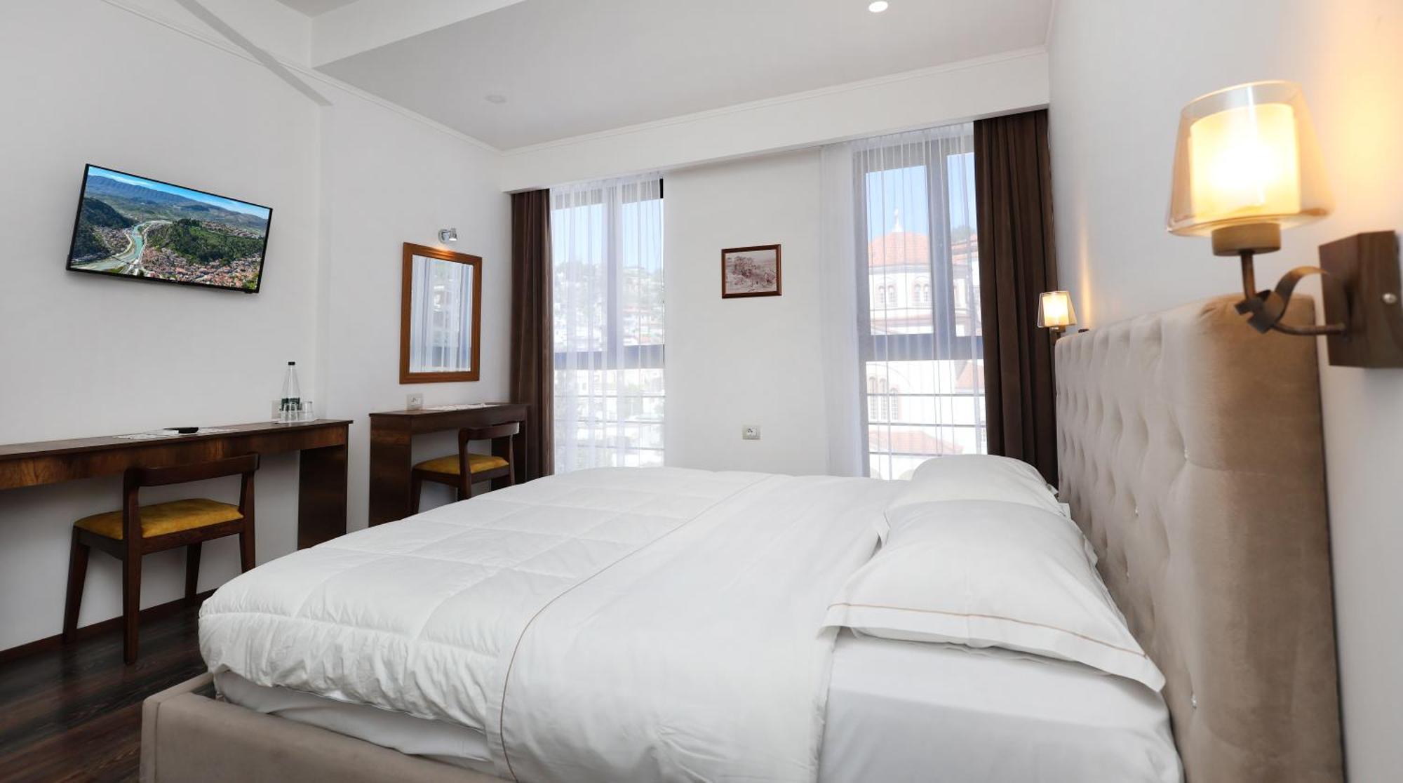 Hotel Republika Berat Dış mekan fotoğraf