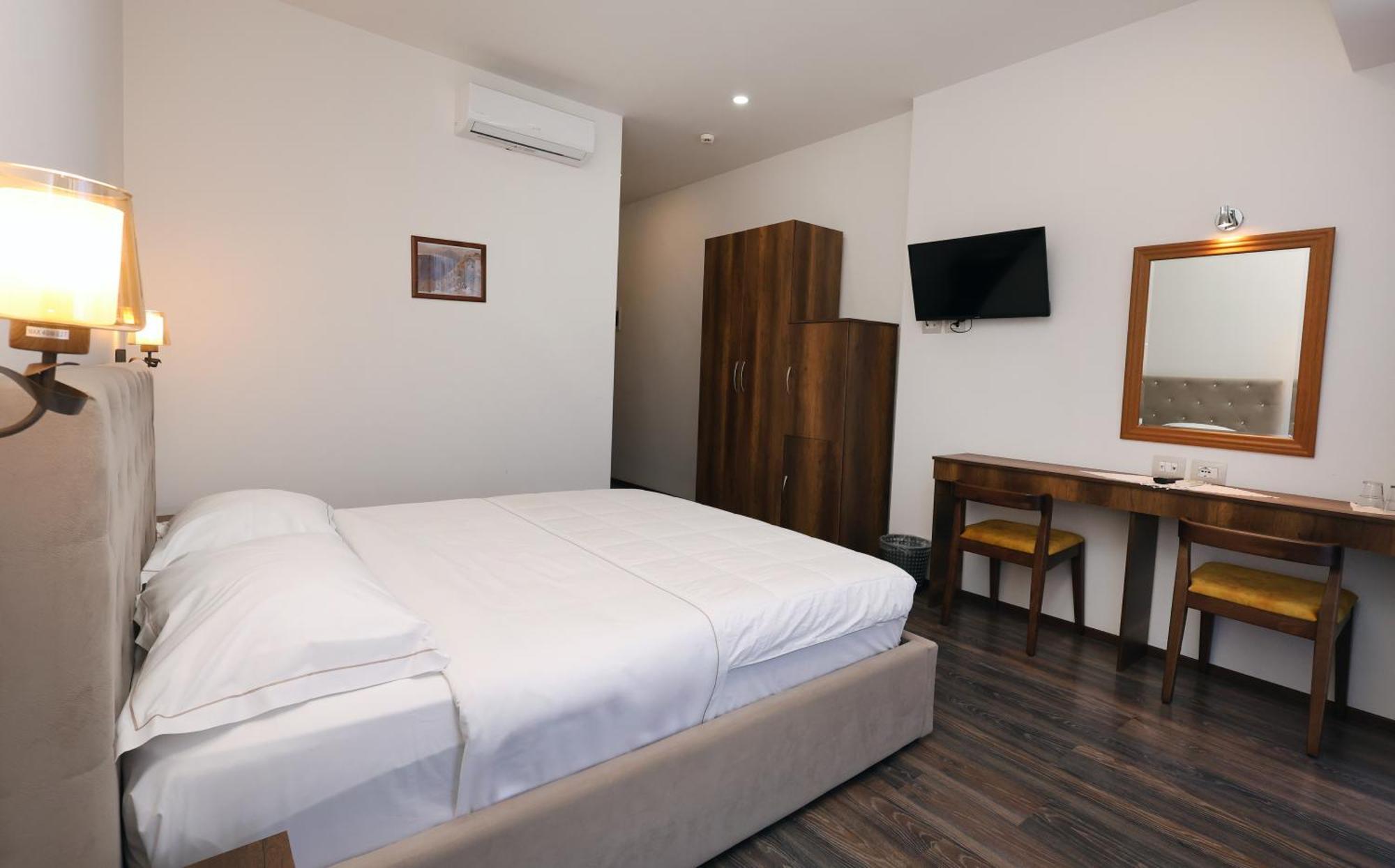 Hotel Republika Berat Dış mekan fotoğraf