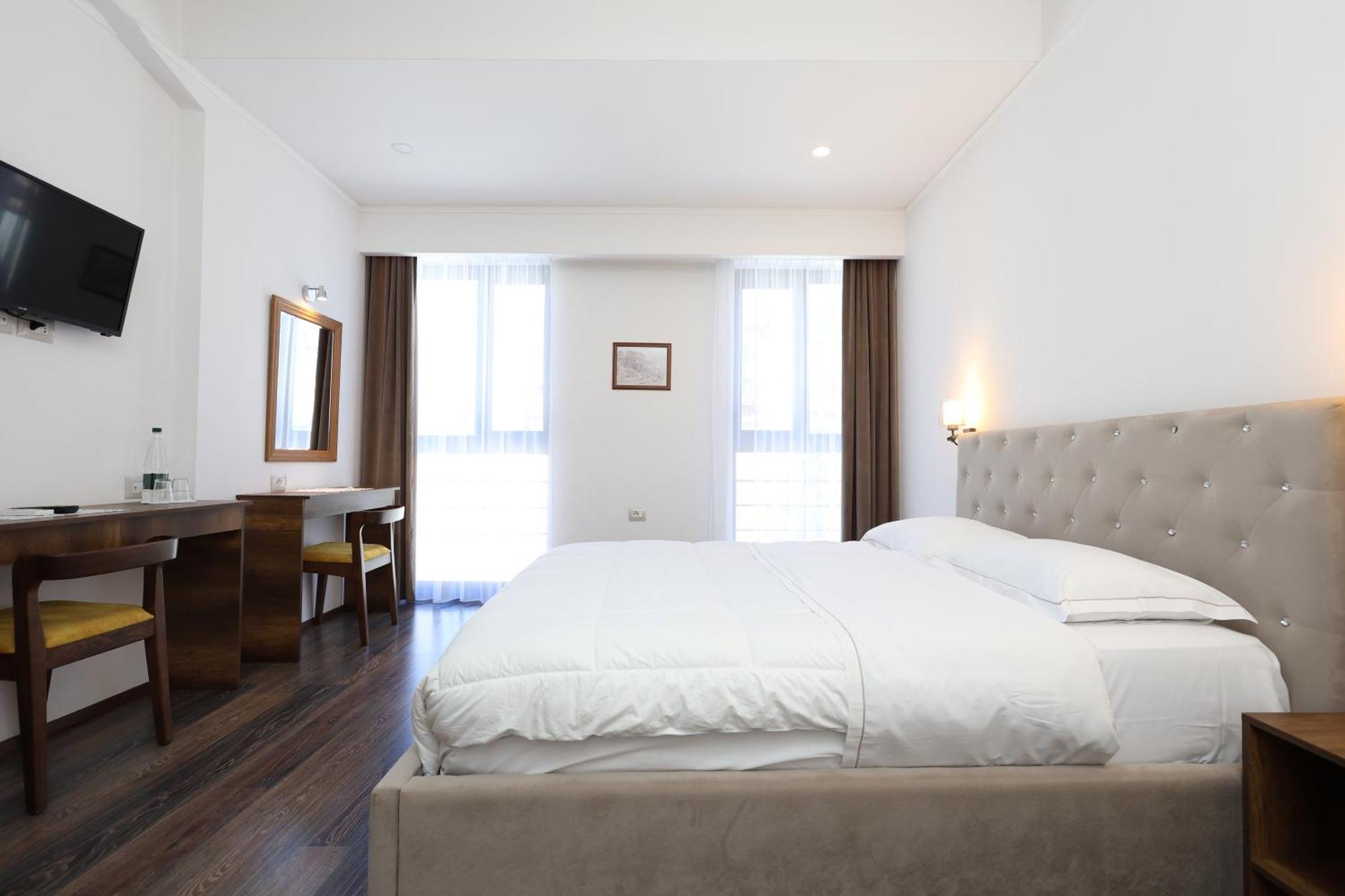 Hotel Republika Berat Dış mekan fotoğraf