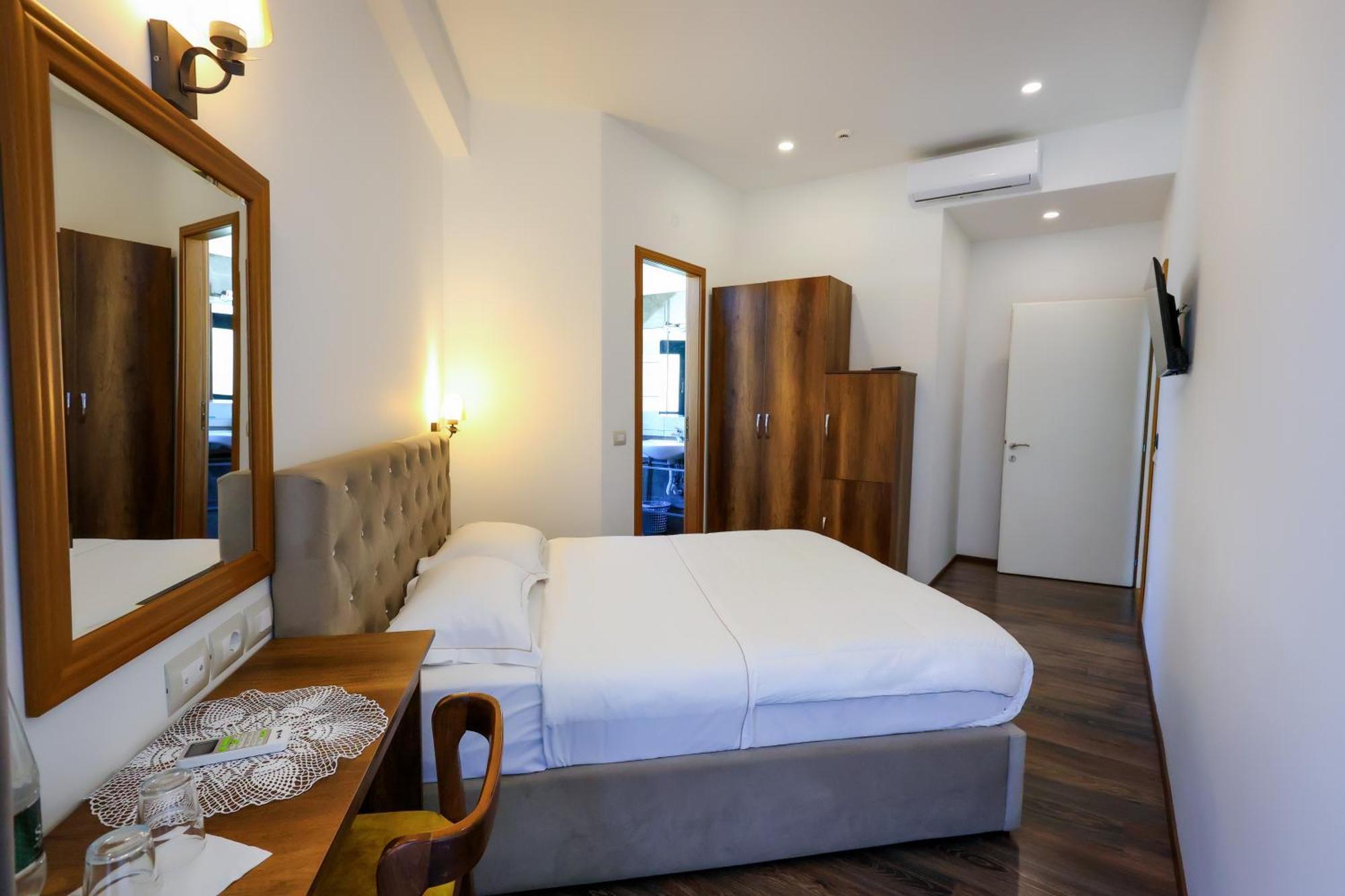 Hotel Republika Berat Dış mekan fotoğraf