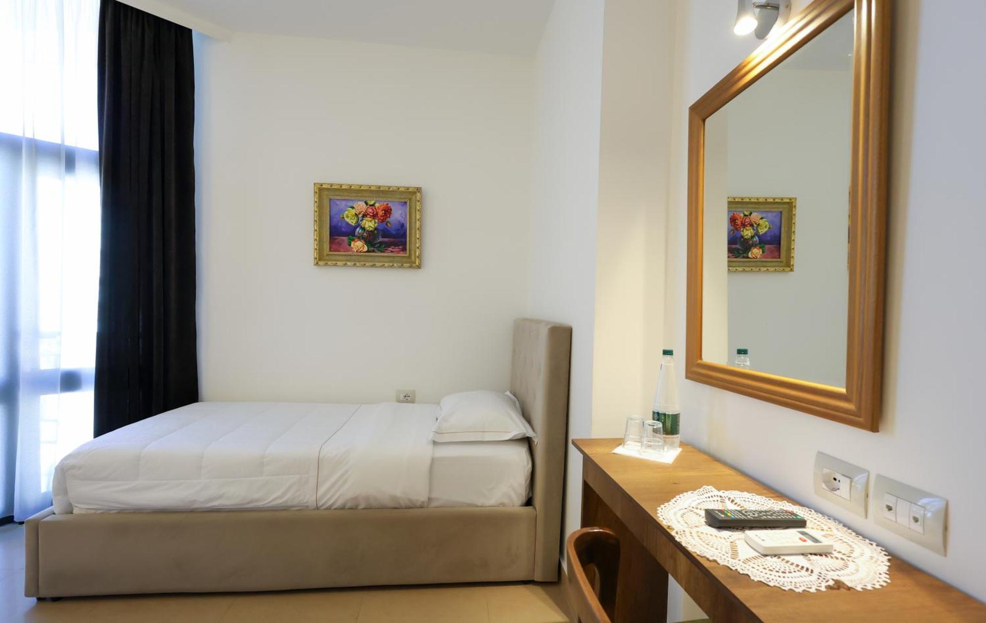Hotel Republika Berat Dış mekan fotoğraf