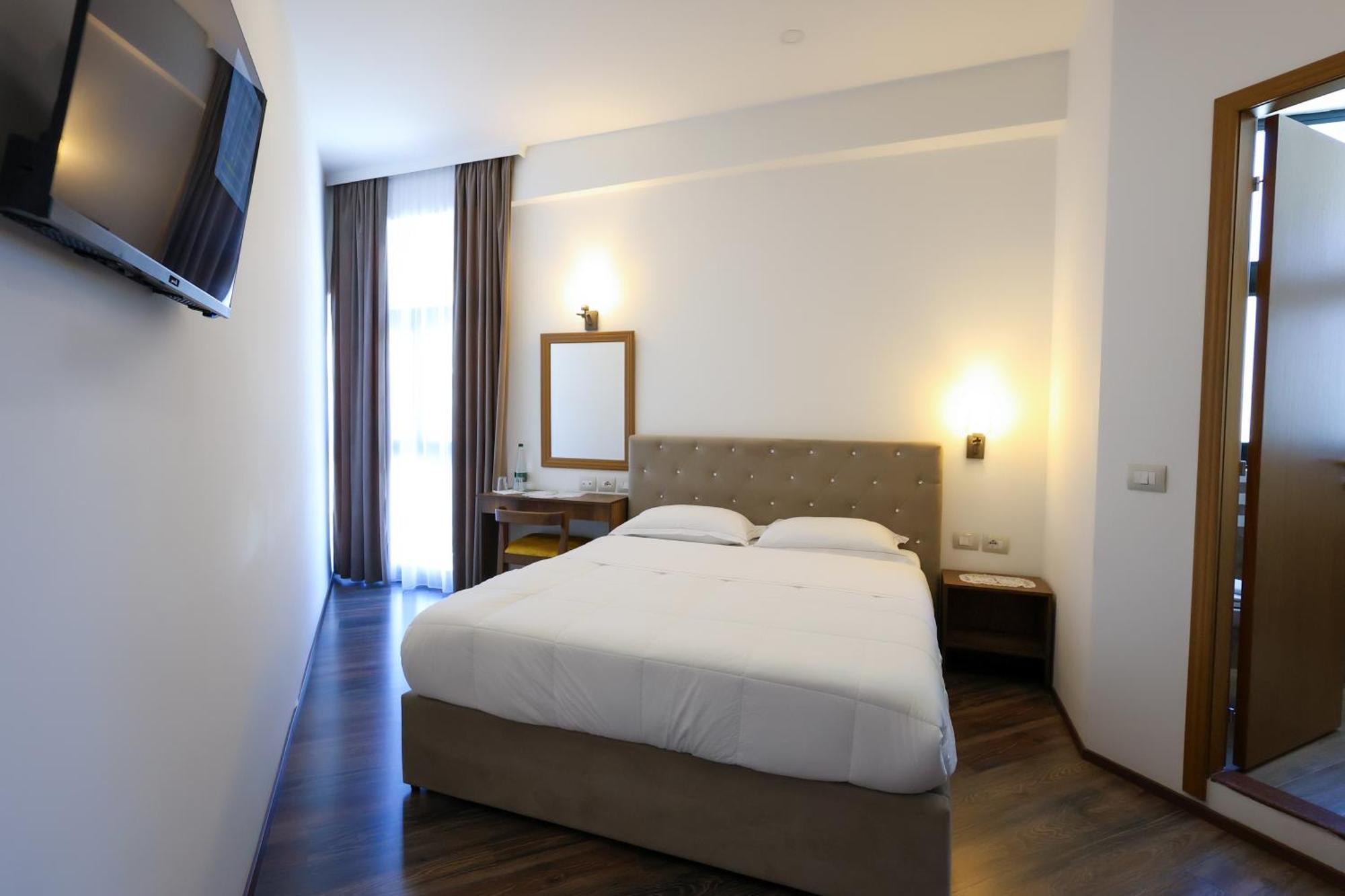 Hotel Republika Berat Dış mekan fotoğraf